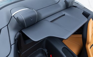 Ferrari Roma SPIDER 18