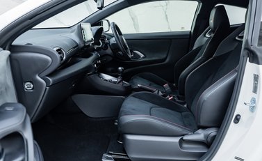 Toyota Yaris GR-Y CIRCUIT 21