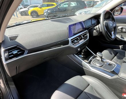 BMW 3 Series 2.0 320i Sport Auto 4dr 17