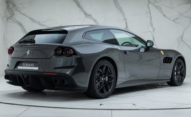 Ferrari GTC4 Lusso T 6