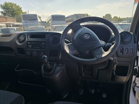 Vauxhall Movano F3300 L2H2 CDTI 11