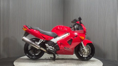 Honda VFR 2001 ONLY 13K FUEL INJECTED NON VTEC 1 OWNER NEW MOT 800CC 2