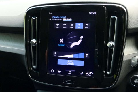 Volvo XC40 2.0 XC40 Inscription Pro B4 MHEV Auto 5dr 28