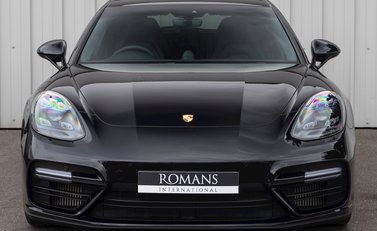 Porsche Panamera Turbo Sport Turismo 4