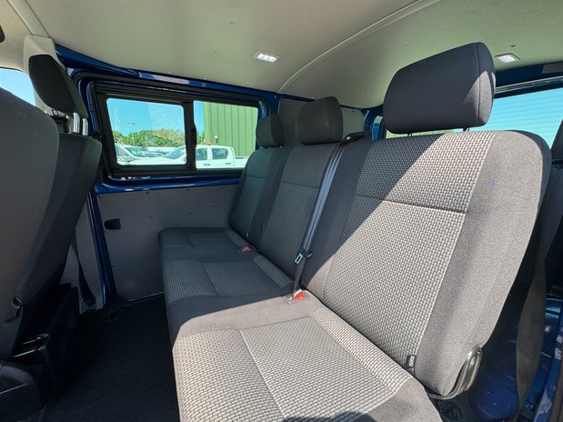 Volkswagen Transporter Crew Cab AUTO SWB L1H1 Low Roof T32 Highline 204ps 4motion Air Con Alloys E 12