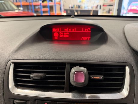 Vauxhall Mokka 1.7 CDTi SE 2WD Euro 5 (s/s) 5dr 34