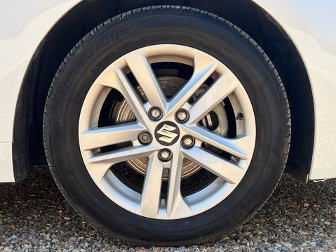 Suzuki Swace MOTION 4
