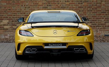 Mercedes-Benz SLS AMG Black Series 8
