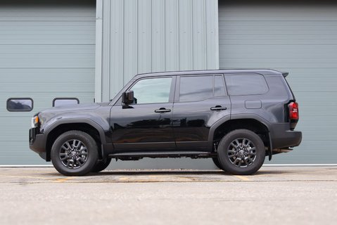 Toyota Land Cruiser COMMERCIAL WITH  REAR SEATS AND PRIVACY  9