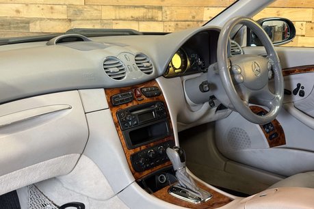 Mercedes-Benz CLK 3.2 CLK320 Elegance Coupe 2dr Petrol Automatic (250 g/km, 215 bhp) 73