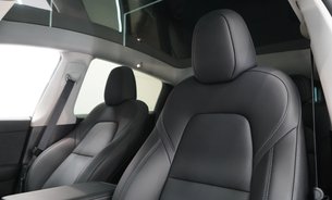 Tesla Model Y LONG RANGE AWD Comfort Suspension 20" Induction Alloys GROK AI 1 Owner VATQ 13