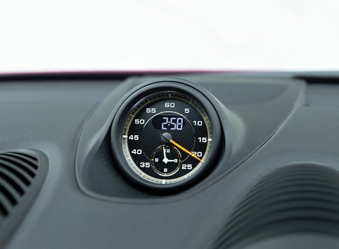 Porsche 718 Cayman GT4 15