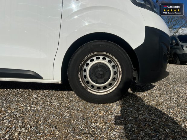 Vauxhall Vivaro SWB L1H1 F2700 Dynamic Air Con Sensors EURO 6 NO VAT 20