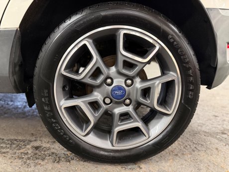 Ford Ecosport 1.0T EcoBoost Titanium 2WD Euro 5 (s/s) 5dr 23