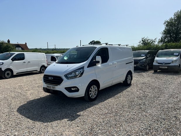 Ford Transit Custom SWB L1H1 (SOLD) Low Roof Limited 300 Air Con Alloys Sensors EURO 6 NO VAT 2