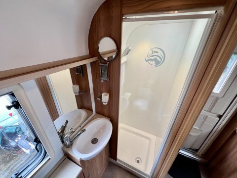 Bailey Unicorn Seville 24