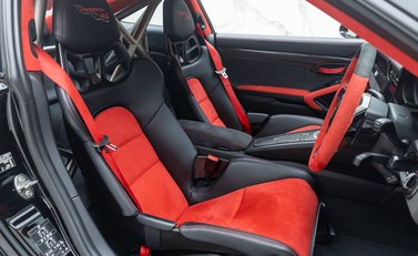 Porsche 911 (991) GT2 RS Weissach 11
