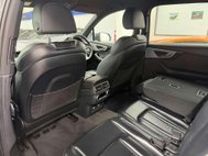 Audi SQ7 4.0 TDI V8 SUV 5dr Diesel Tiptronic quattro Euro 6 (s/s) (435 ps) 42