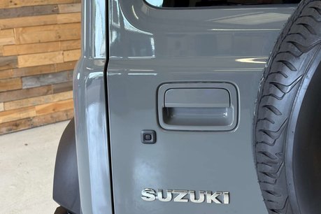 Suzuki Jimny SUZUKI JIMNY 1.5 SZ5 SUV 3dr Petrol Auto ALLGRIP Euro 6 (101 ps) 44