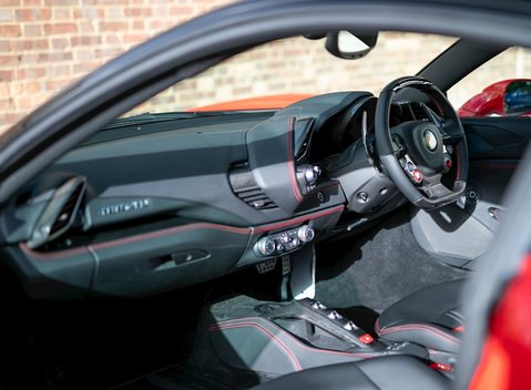 Ferrari 488 GTB 14