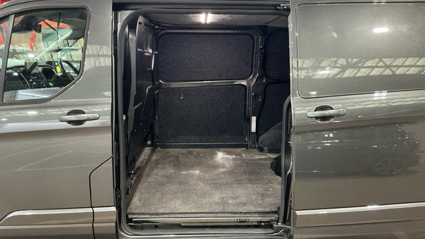 Ford Transit Custom AUTO SWB L1H1 Low Roof Limited 340 Air Con Alloys Sensors Cam EURO 6 8