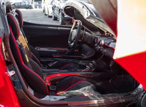 Ferrari LaFerrari Aperta 17