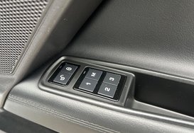 Jaguar XE 2.0 D PORTFOLIO AUTO 23