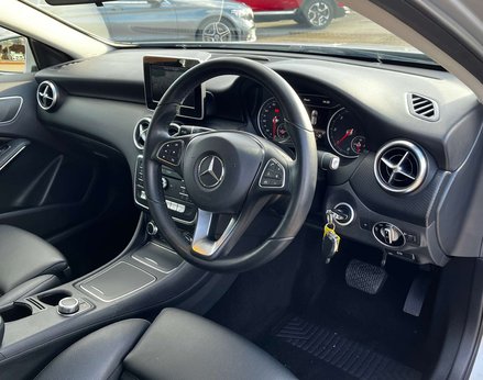 Mercedes-Benz A Class 1.5 A 180 D SE Executive Auto 5dr 17