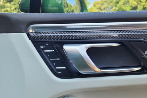 Porsche Macan PDK 28