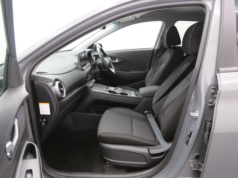 Hyundai KONA 39kWh Premium Auto 5dr (10.5kW Charger) 22
