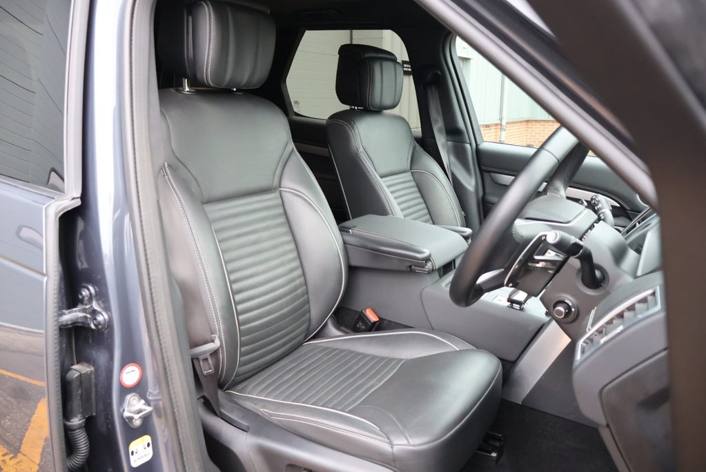 Land Rover Discovery COMMERCIAL DYNAMIC HSE HUGE FACTORY SPEC WITH ELECTRIC REAR LANDROVER SEATS 17
