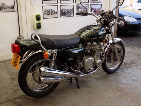 Kawasaki Z900 A4 15