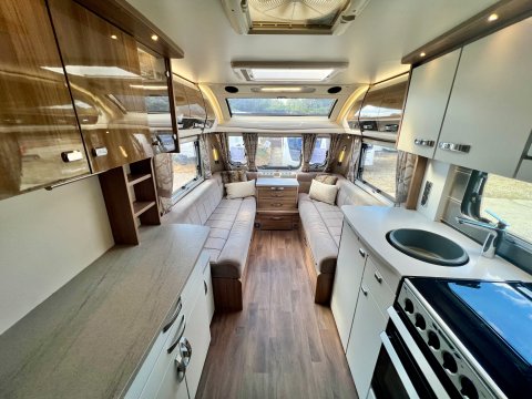 Swift Elegance 480 9