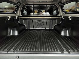 Toyota Hilux 2.8 HI-Luxury Invincible X D-4D 4WD Double Cab Auto 4WD 5dr 63