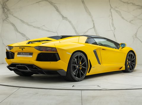 Lamborghini Aventador LP 700-4 ROADSTER 8