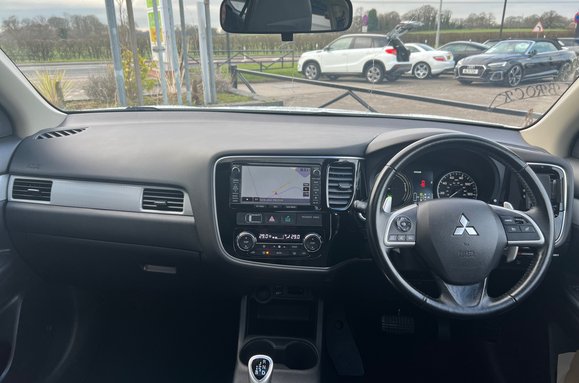 Mitsubishi Outlander PHEV 2.0h 12kWh GX4h CVT 4WD AUTO 33