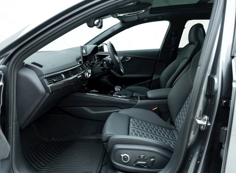 Audi RS4 Avant Carbon Black 15