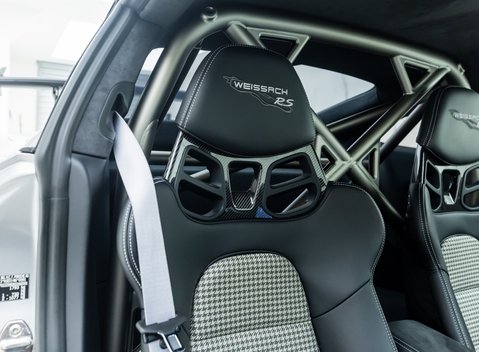 Porsche 911 GT3 RS Weissach (991.2) 13