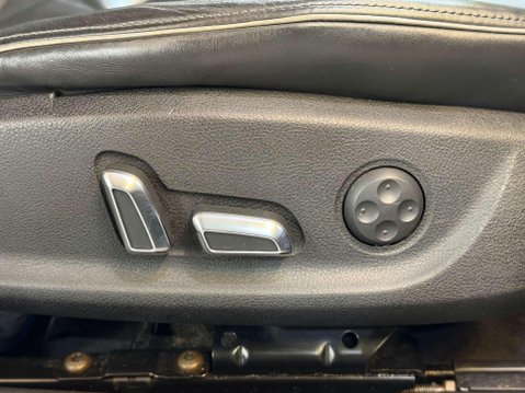 Audi RS5 4.2 FSI V8 Coupe 2dr Petrol S Tronic quattro Euro 5 (450 ps) 42