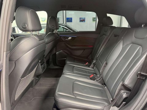 Audi Q7 3.0 TFSIe V6 55 Black Edition SUV 5dr Petrol Plug-in Hybrid Tiptronic quatt 35