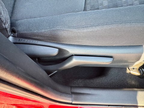 Toyota Yaris VVT-I ICON 16