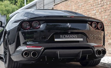 Ferrari 812 Superfast 25