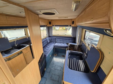 Auto-Sleepers Ravenna 28