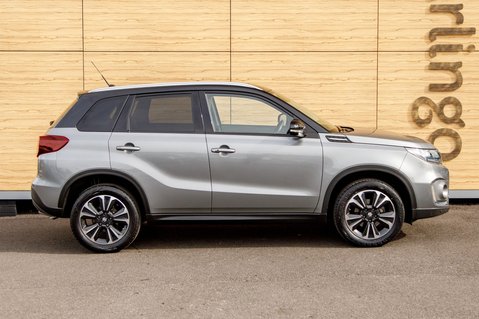 Suzuki Vitara SZ5 BOOSTERJET MHEV 8