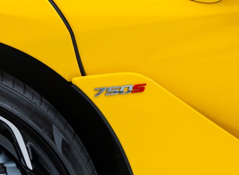McLaren 750S 25