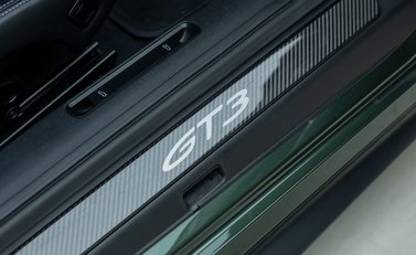 Porsche 911 GT3 TOURING (992) 27