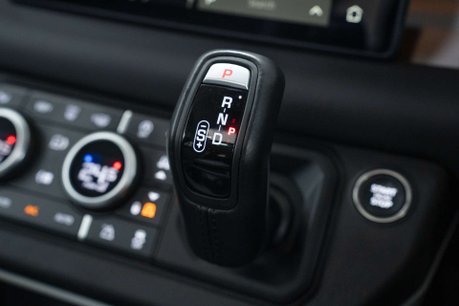 Land Rover Defender 3.0 Defender XS Edition D MHEV A 4WD 5dr 33