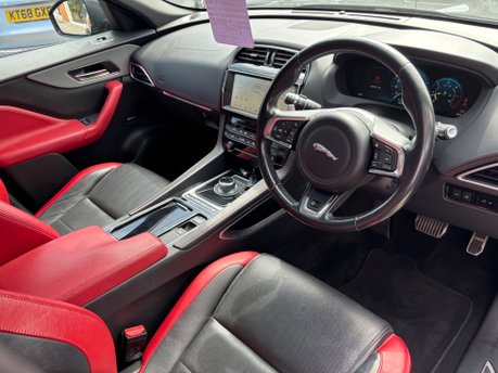 Jaguar F-Pace 3.0 D300 V6 S SUV 5dr Diesel Auto AWD Euro 6 (s/s) (300 ps) 3