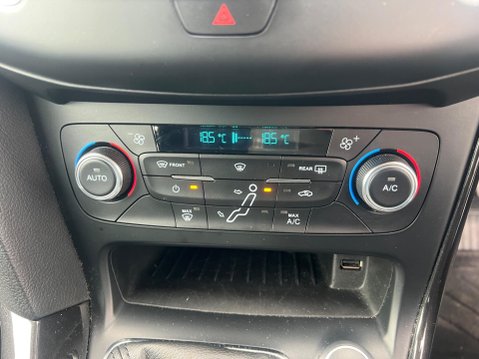 Ford Focus 1.0T EcoBoost Titanium Euro 6 (s/s) 5dr 35