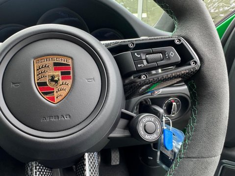 Porsche Macan GTS PDK 32